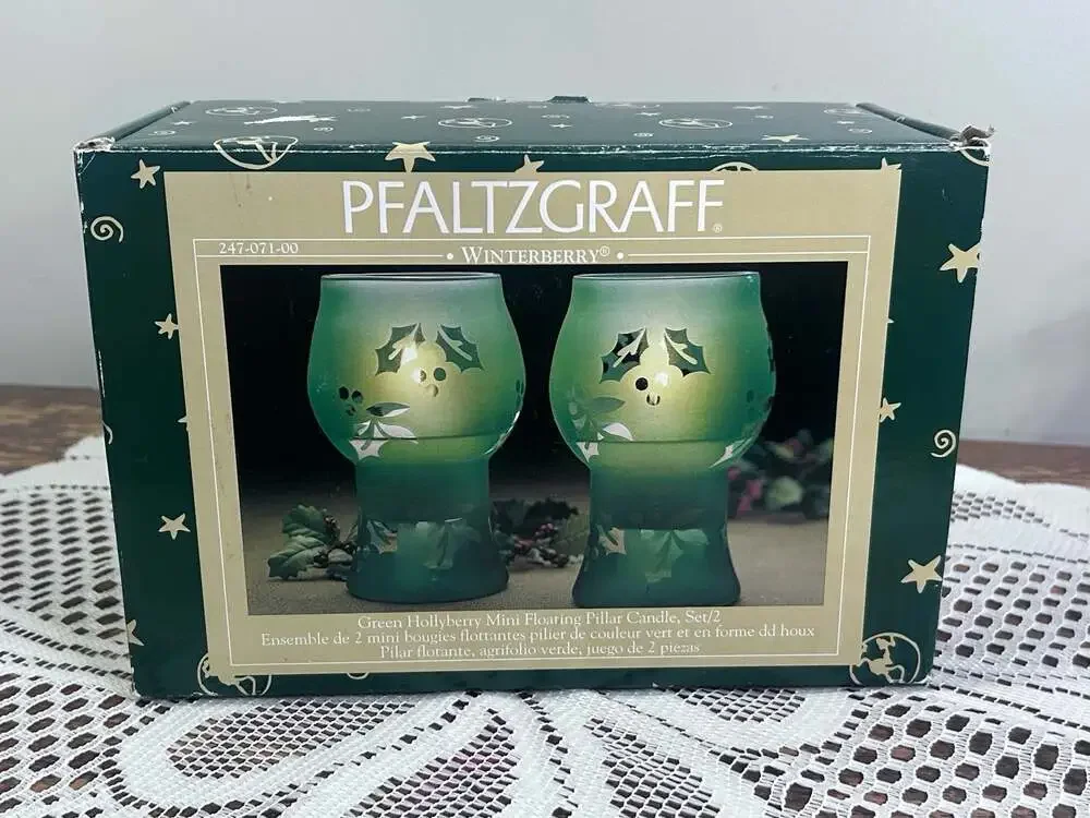 Set of 2 Pfaltzgraff Winterberry Silhouette Green Floating Candles New in Box